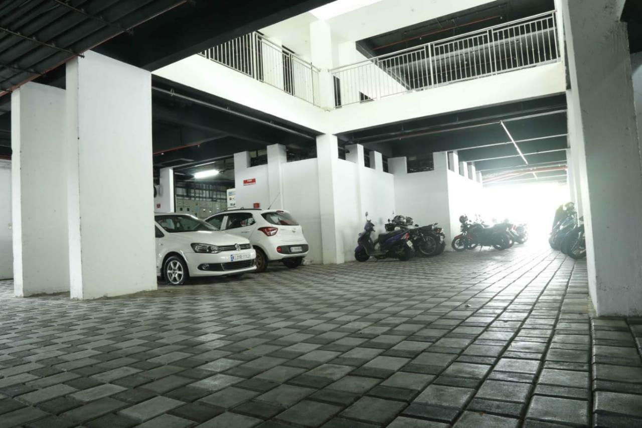 Traven Homes Infopark Kakkanad Corporate Suit Rooms Kochi Exterior photo