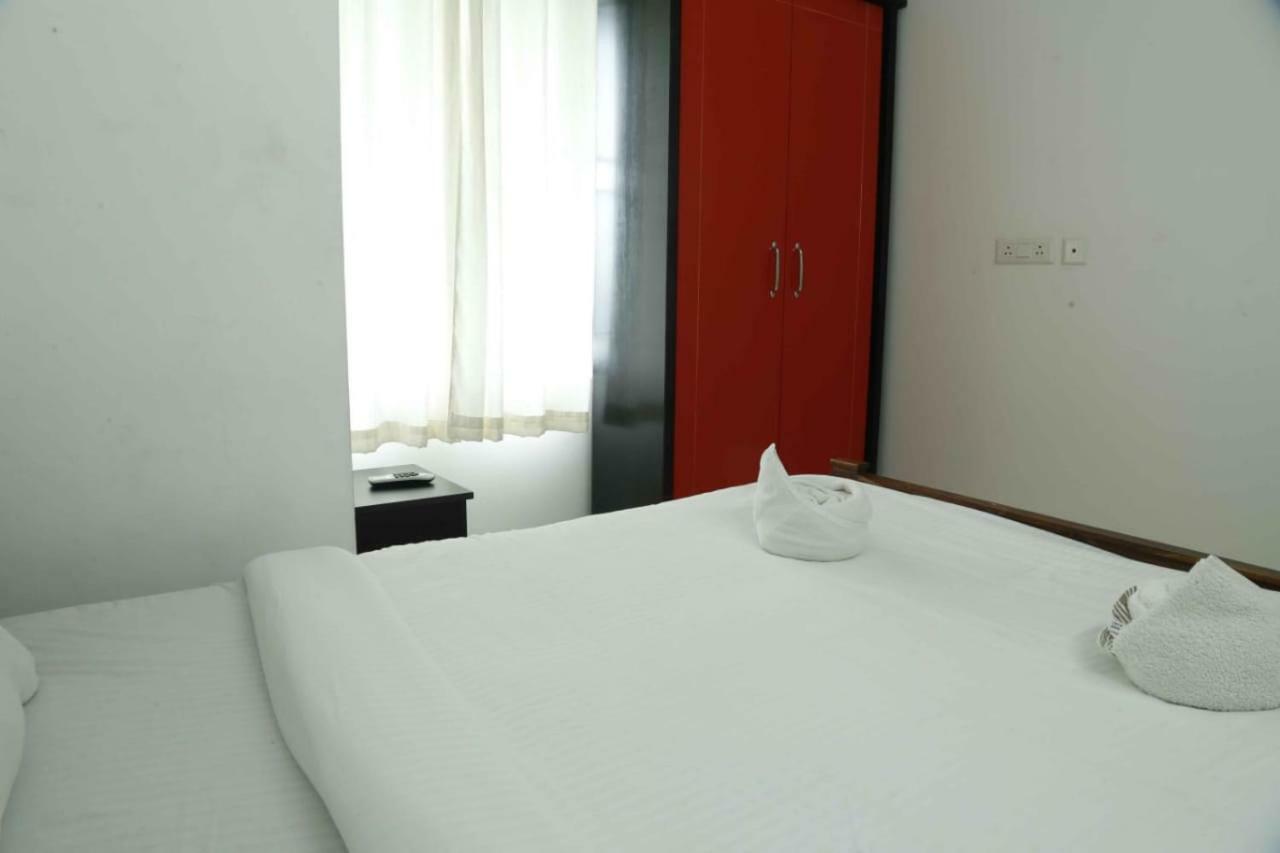 Traven Homes Infopark Kakkanad Corporate Suit Rooms Kochi Exterior photo