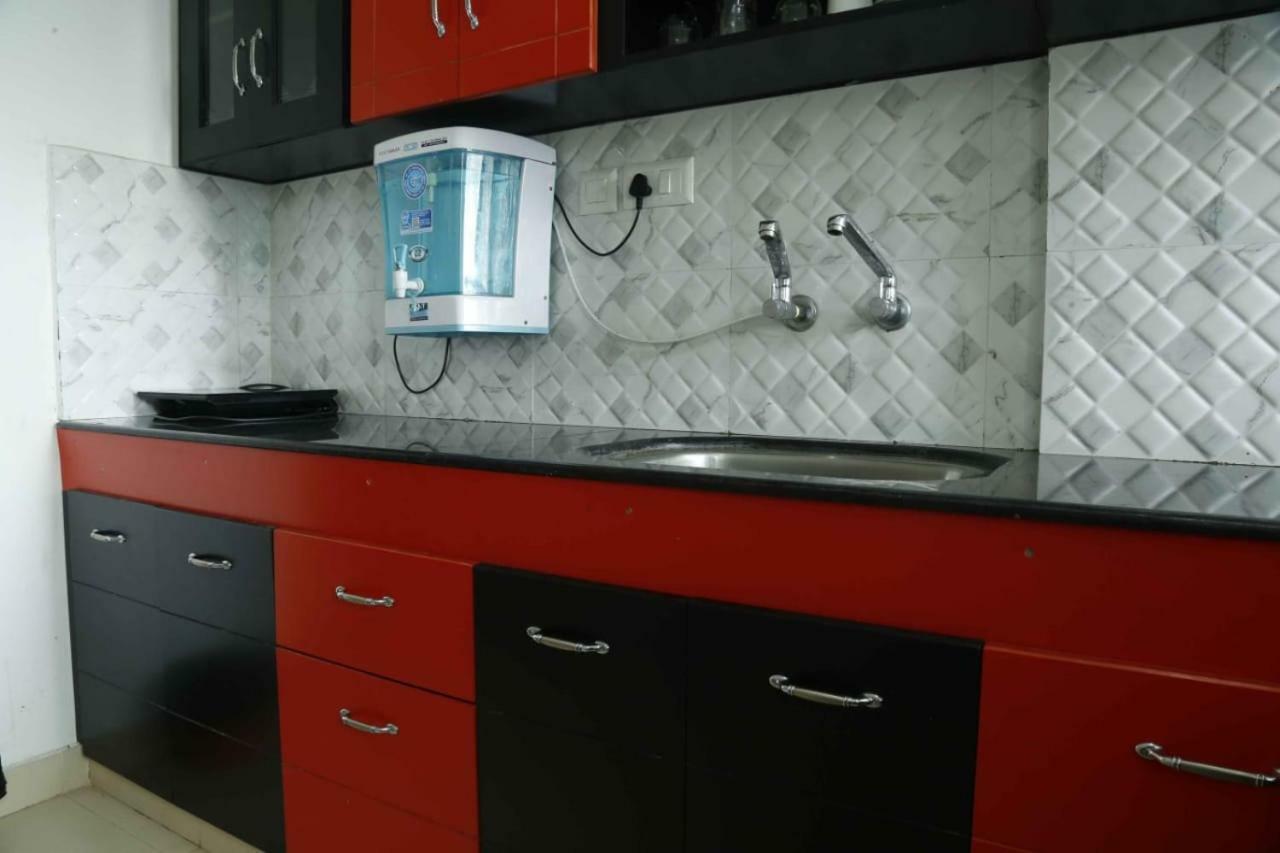 Traven Homes Infopark Kakkanad Corporate Suit Rooms Kochi Exterior photo
